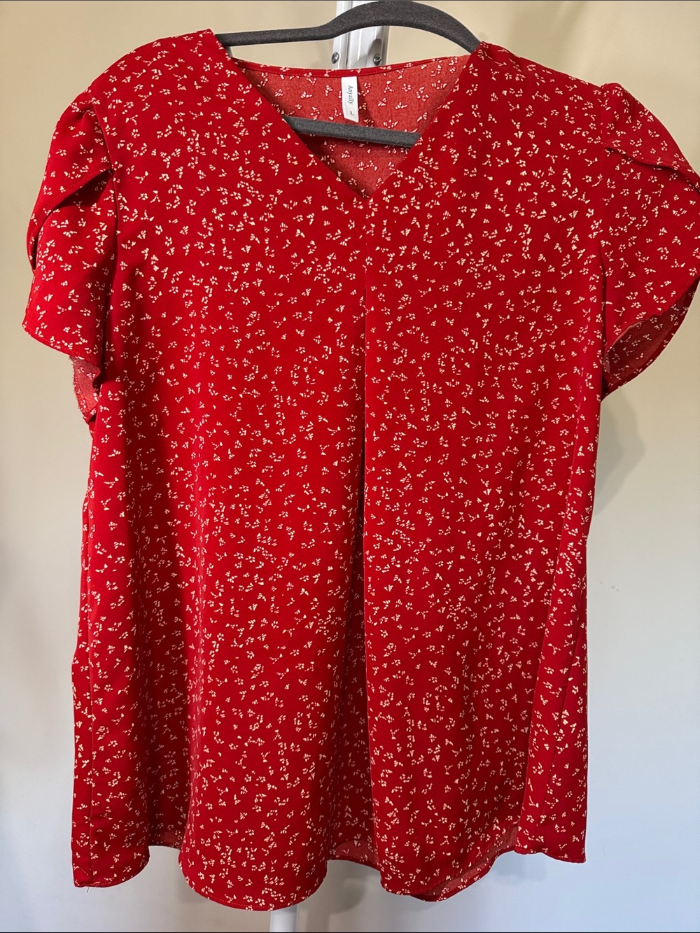 Women’s Red Floral V-Neck Blouse